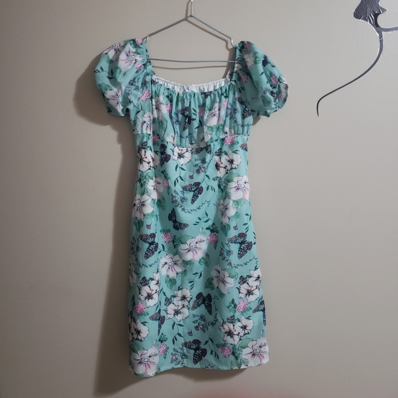 Tops, dresses - Picture 4 of 5